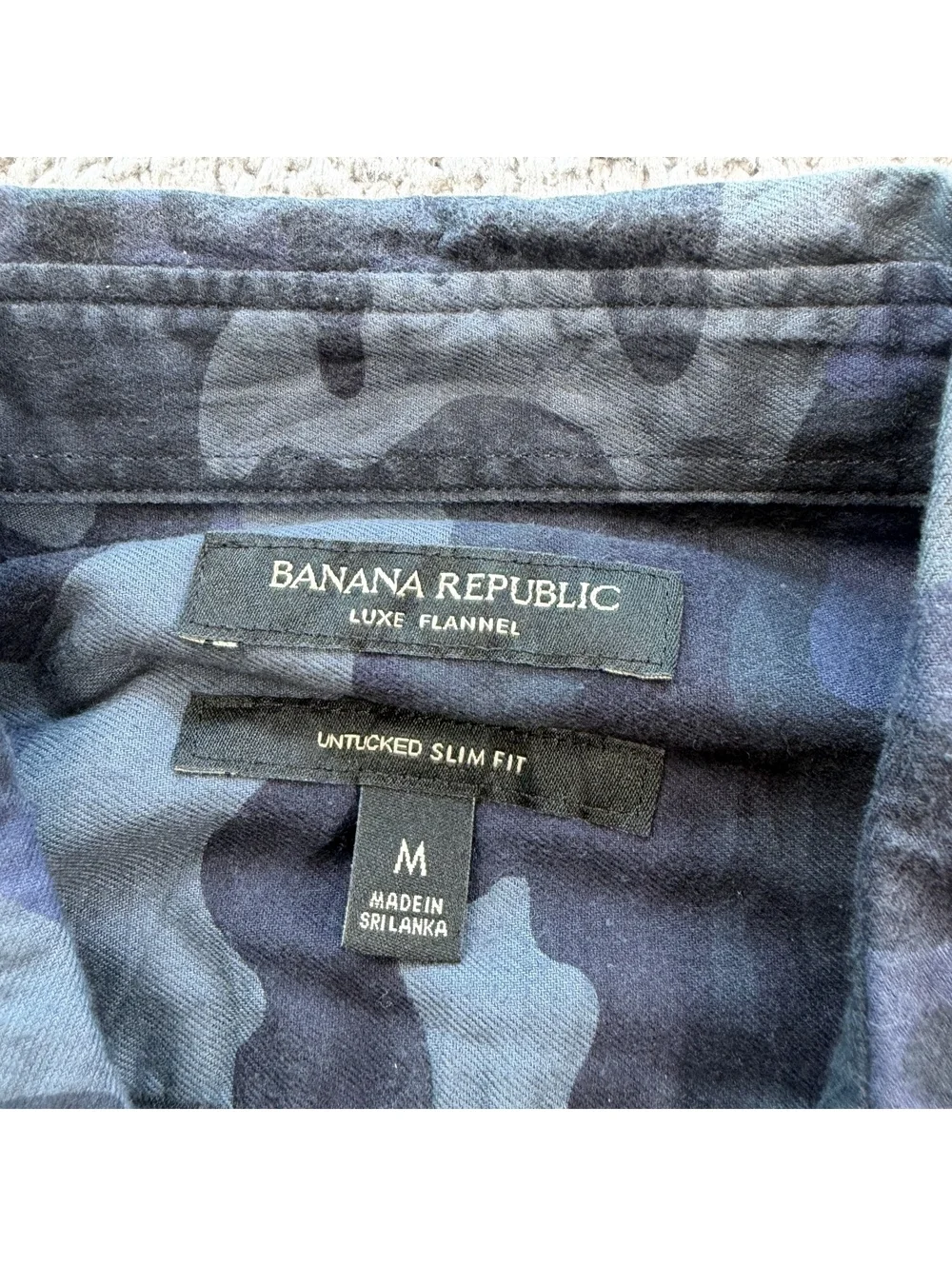 Banana Republic Luxe Flannel Untucked Slim Fit Camo Button Up Shirt Men's M Blue